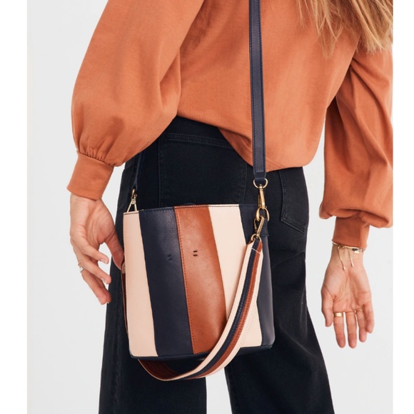 Madewell Handbags - Madewell Eaton two in one bucket bag